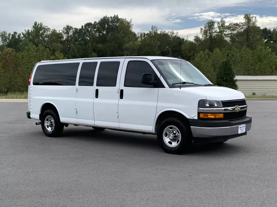 2021 Chevrolet Express LT 3500 photo 1
