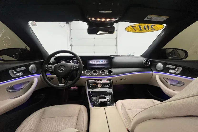 2017 Mercedes Benz E 300 photo 1
