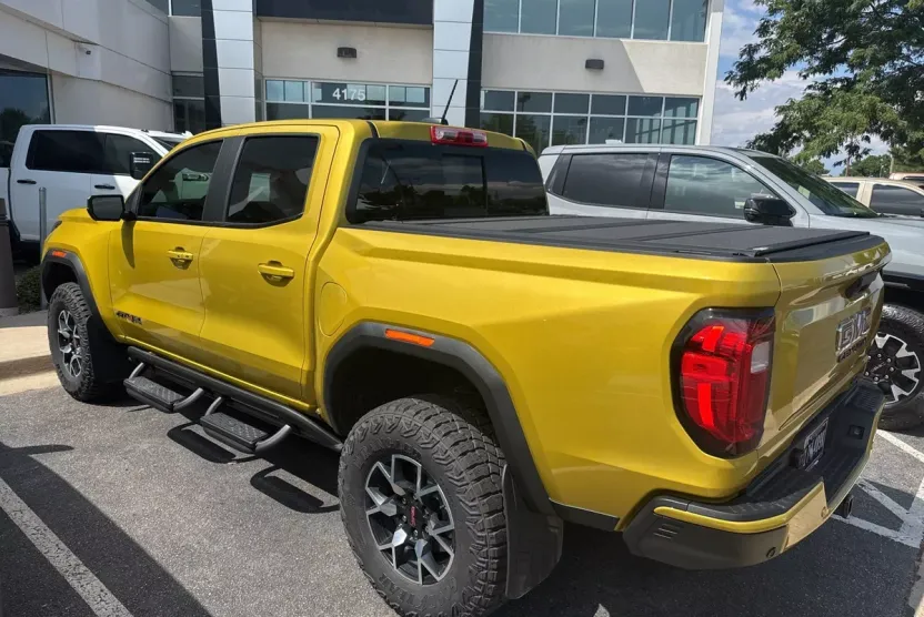 2024 Gmc Canyon AT4X photo 1
