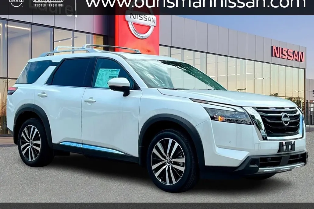 2025 Nissan Pathfinder Platinum photo 1