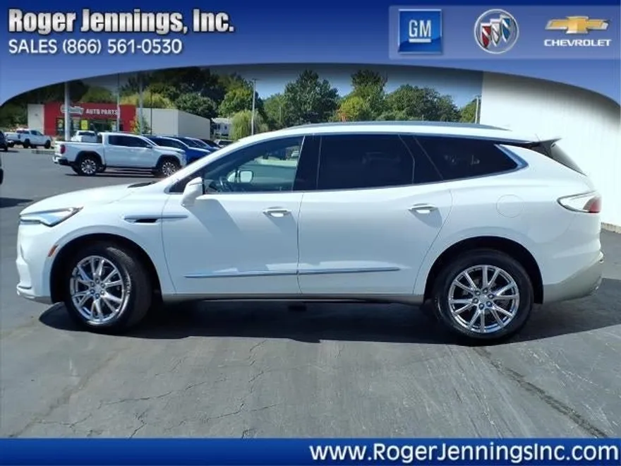 2022 Buick Enclave Essence photo 1