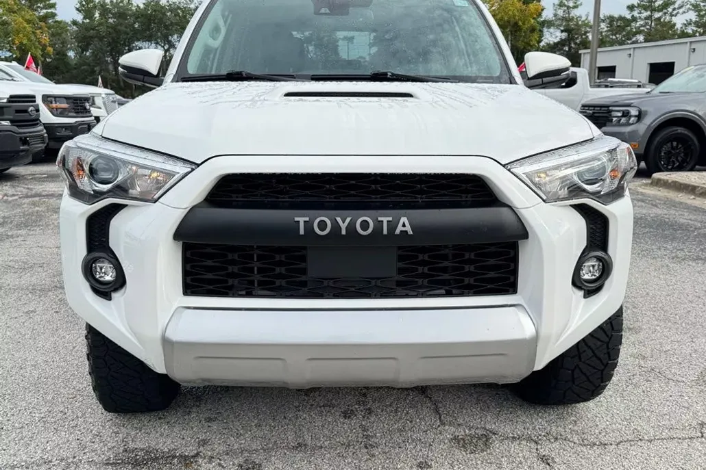 2024 Toyota 4Runner TRD Off-Road Premium photo 1
