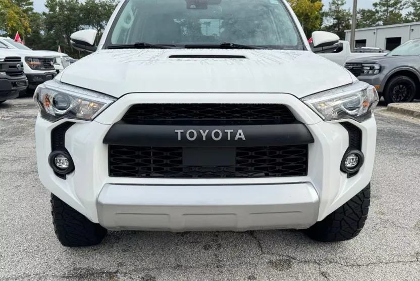 2024 Toyota 4Runner TRD Off-Road Premium photo 1