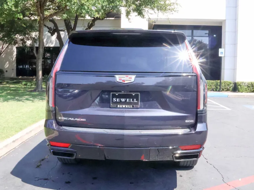 2022 Cadillac Escalade Sport Platinum photo 1