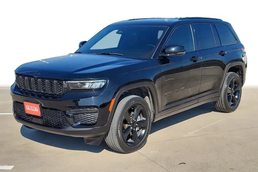 2023 Jeep Grand Cherokee Laredo photo 1