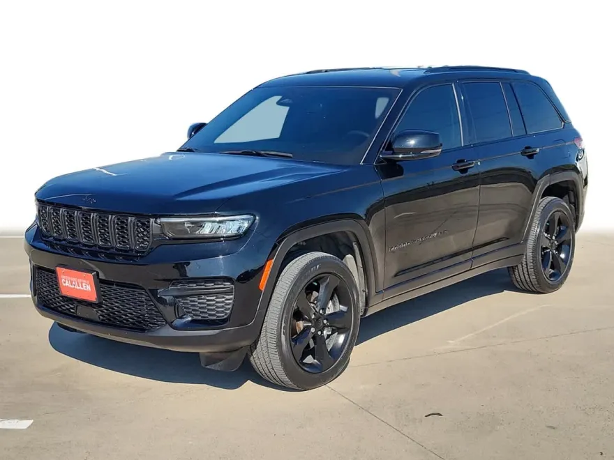 2023 Jeep Grand Cherokee Laredo photo 1