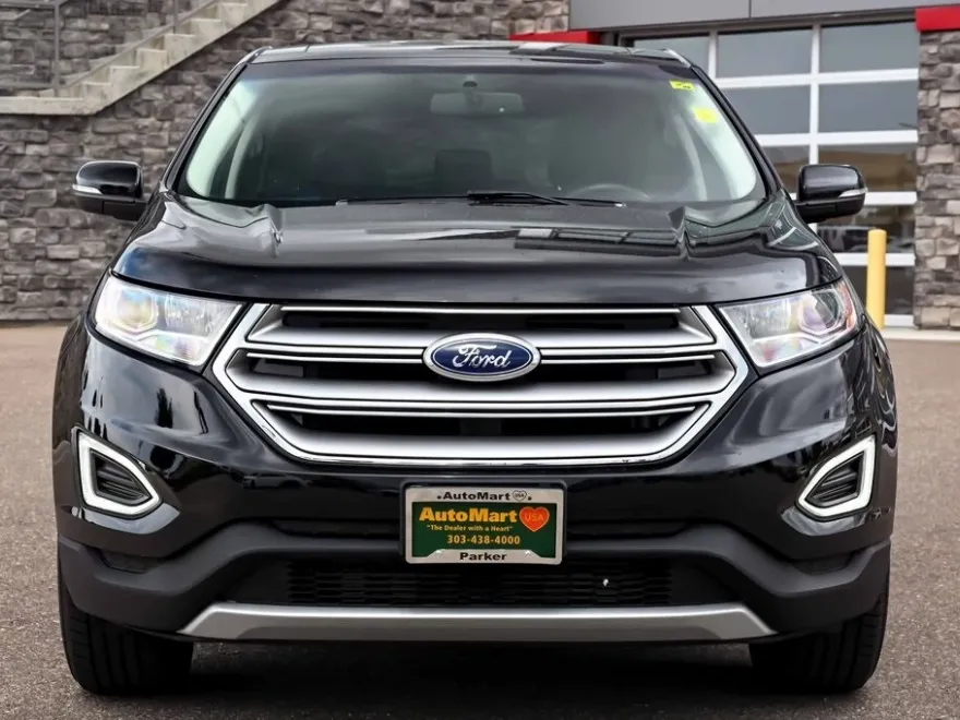 2018 Ford Edge Titanium photo 1