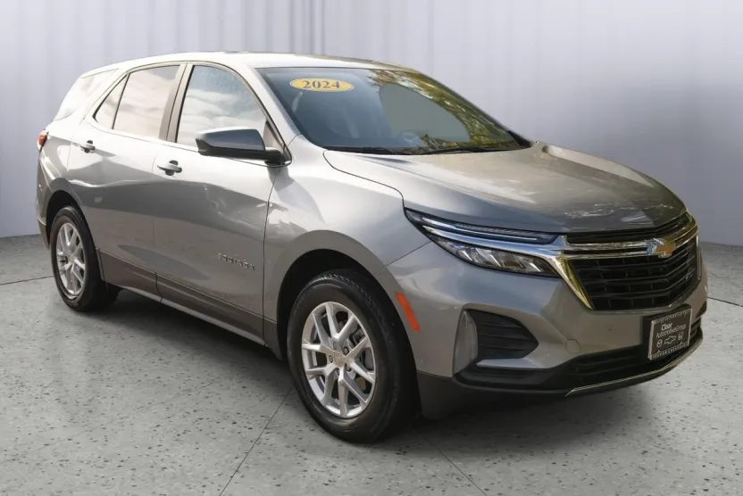 2024 Chevrolet Equinox LT photo 1
