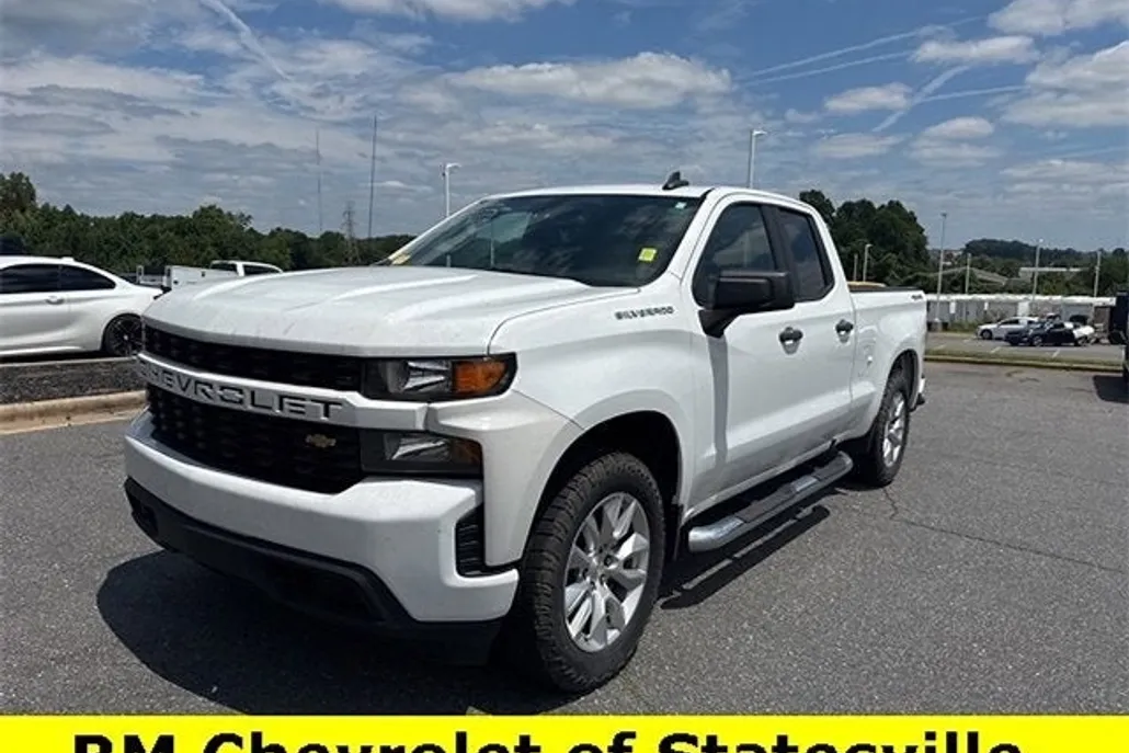 2022 Chevrolet Silverado 1500 Custom photo 1