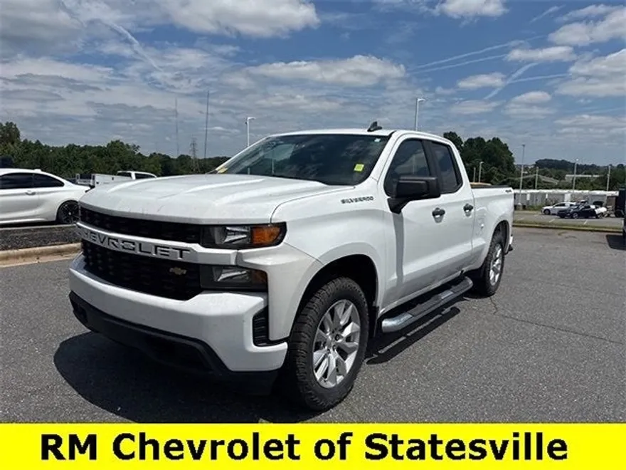 2022 Chevrolet Silverado 1500 Custom photo 1