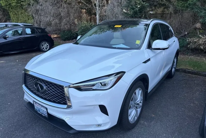 2019 Infiniti QX50 Essential AWD photo 1