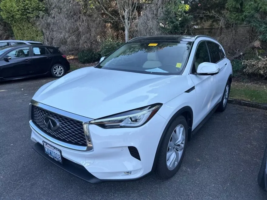 2019 Infiniti QX50 Essential AWD photo 1