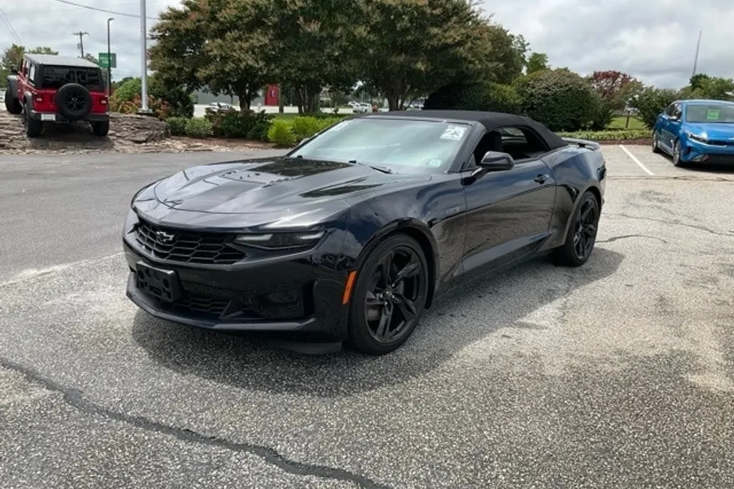 2023 Chevrolet Camaro LT1 photo 1