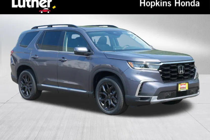2025 Honda Pilot Touring photo 1