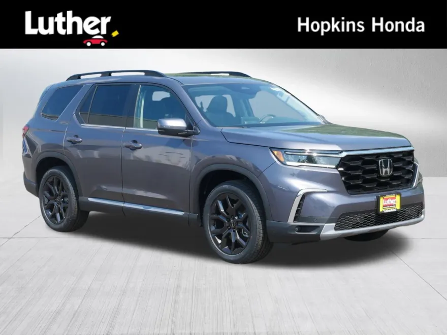 2025 Honda Pilot Touring photo 1