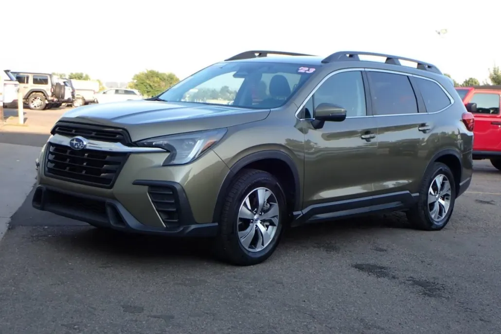 2023 Subaru Ascent Premium photo 1