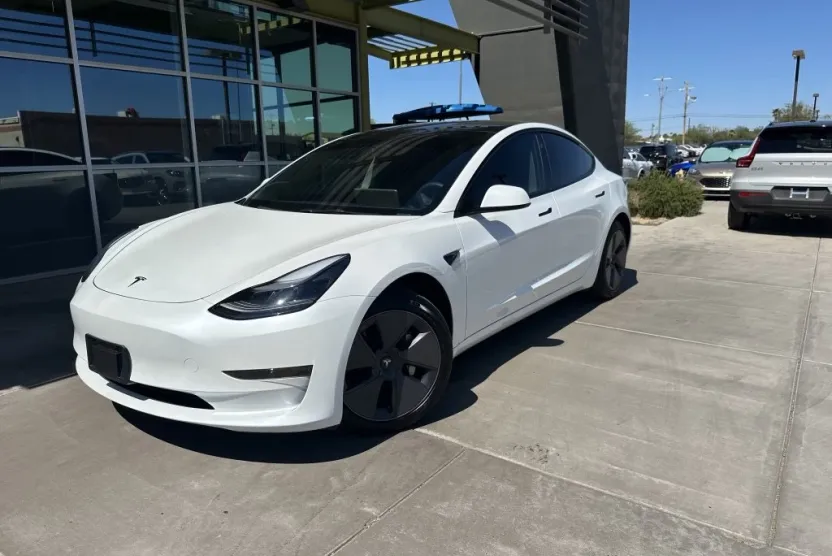 2023 Tesla Model 3 photo 1