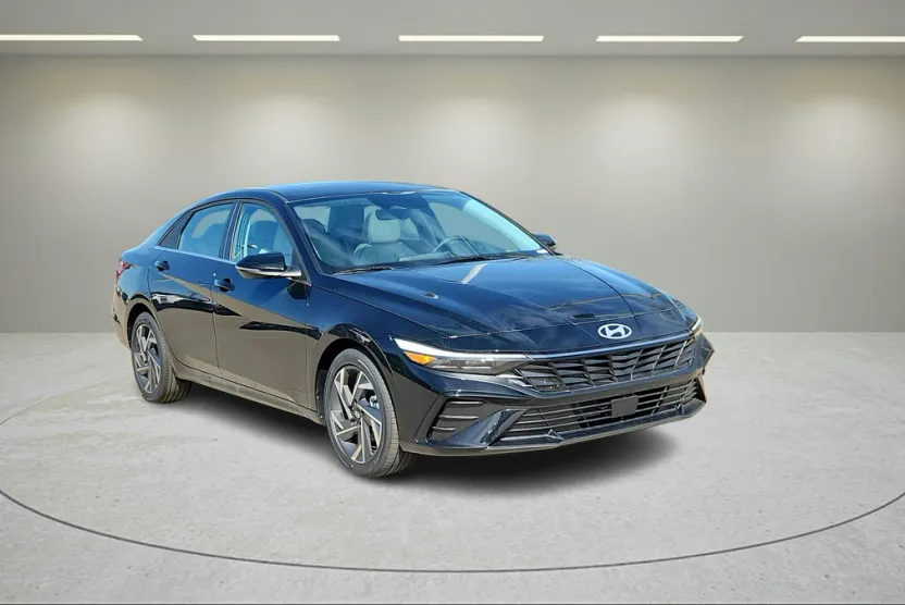 2025 Hyundai Elantra Limited photo 1