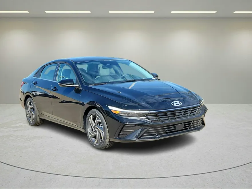 2025 Hyundai Elantra Limited photo 1