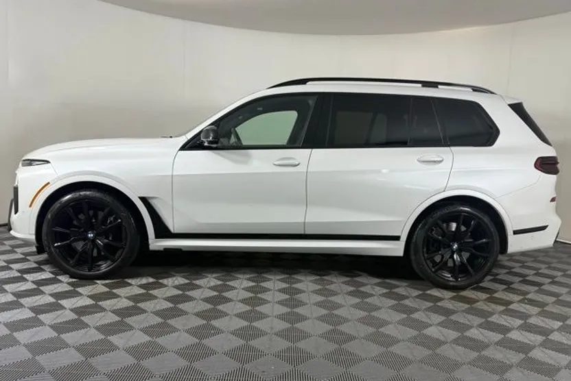 2023 Bmw X7 M60i photo 1