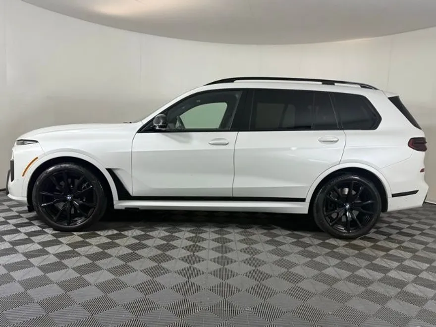 2023 Bmw X7 M60i photo 1