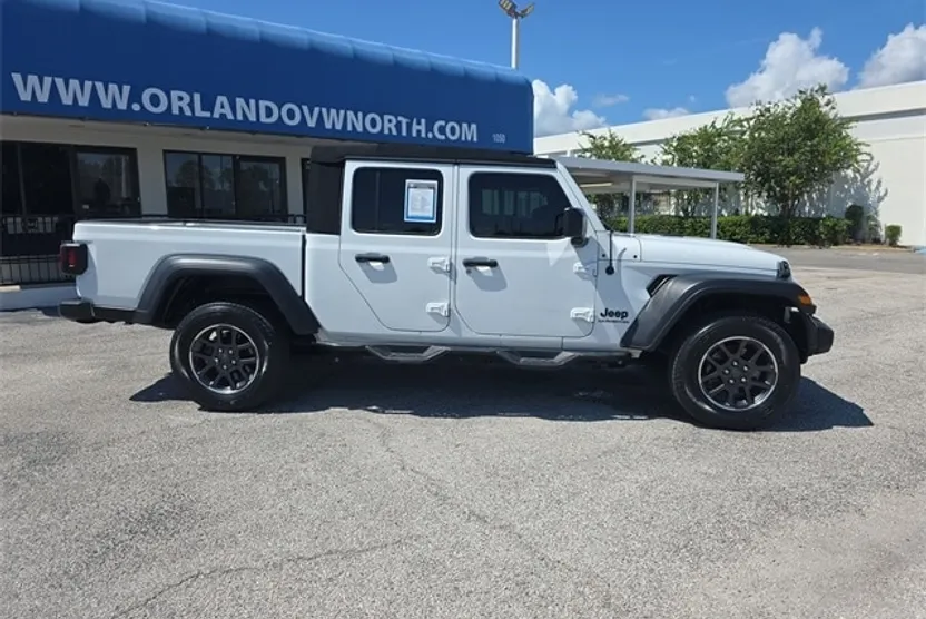2020 Jeep Gladiator Sport photo 1