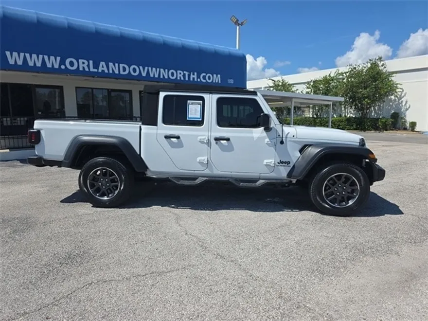2020 Jeep Gladiator Sport photo 1