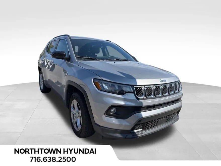 2024 Jeep Compass Latitude photo 1