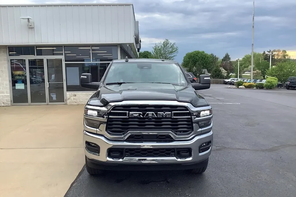 2025 Ram 2500 Tradesman photo 1