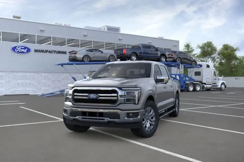2025 Ford F-150 Lariat photo 1