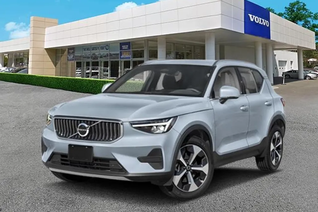 2026 Volvo XC40 Plus photo 1