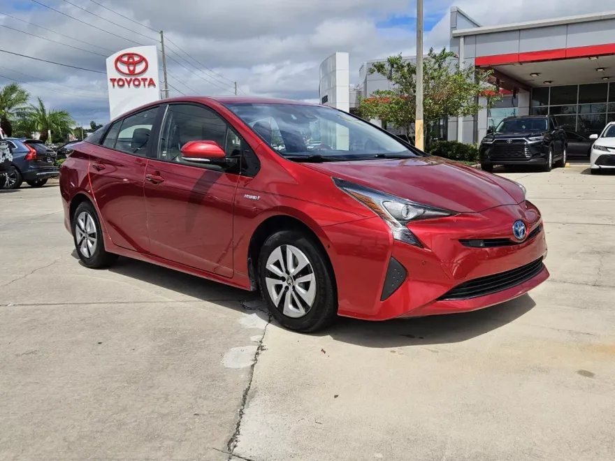 2018 Toyota Prius Two photo 1