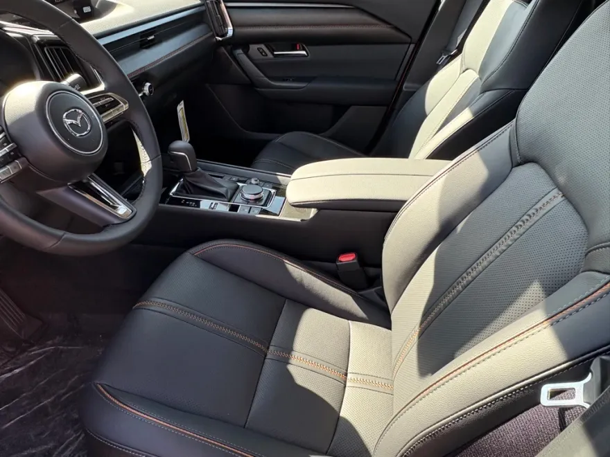 2025 Mazda CX-50 Premium Plus photo 11