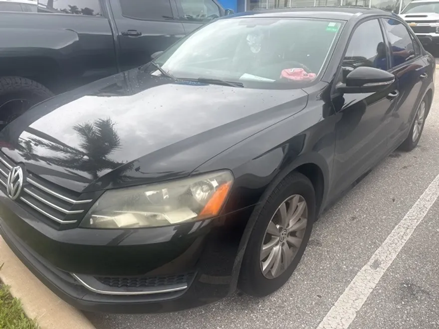 2012 Volkswagen Passat S photo 1