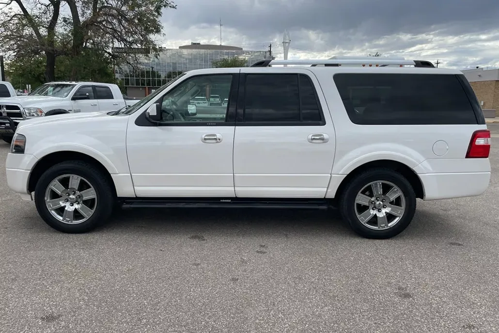 2010 Ford Expedition EL Limited photo 1