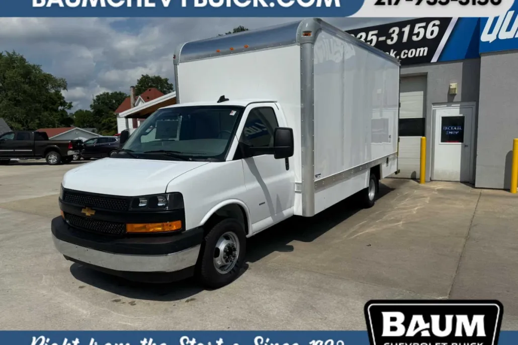 2025 Chevrolet Express Cutaway 3500 photo 1