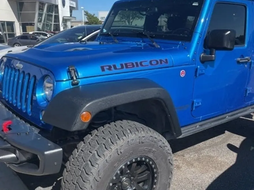 2016 Jeep Wrangler Unlimited Rubicon photo 1