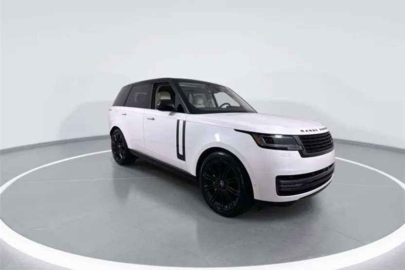2024 Land Rover Range Rover SE photo 1