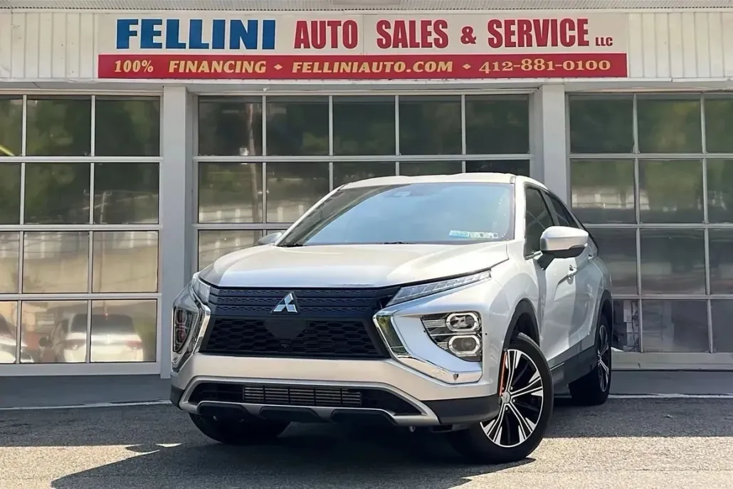 2022 Mitsubishi Eclipse Cross SE photo 1