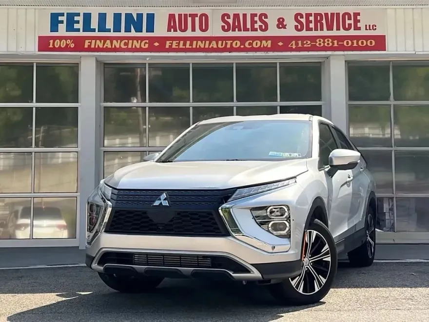 2022 Mitsubishi Eclipse Cross SE photo 1