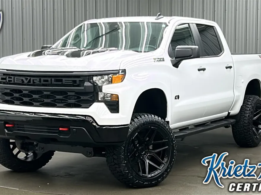 2024 Chevrolet Silverado 1500 Custom Trail Boss photo 1