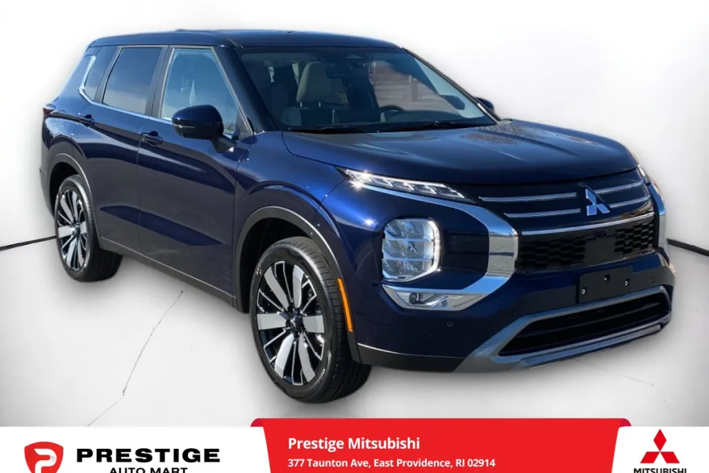 2025 Mitsubishi Outlander SE photo 1