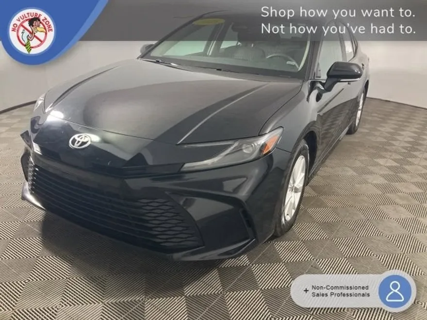 2025 Toyota Camry LE photo 1