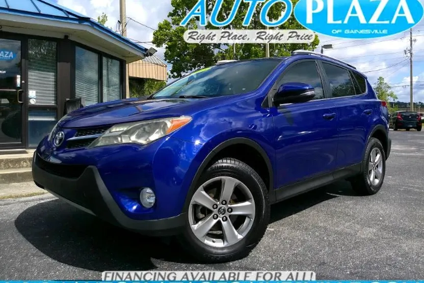 2015 Toyota RAV4 XLE photo 1