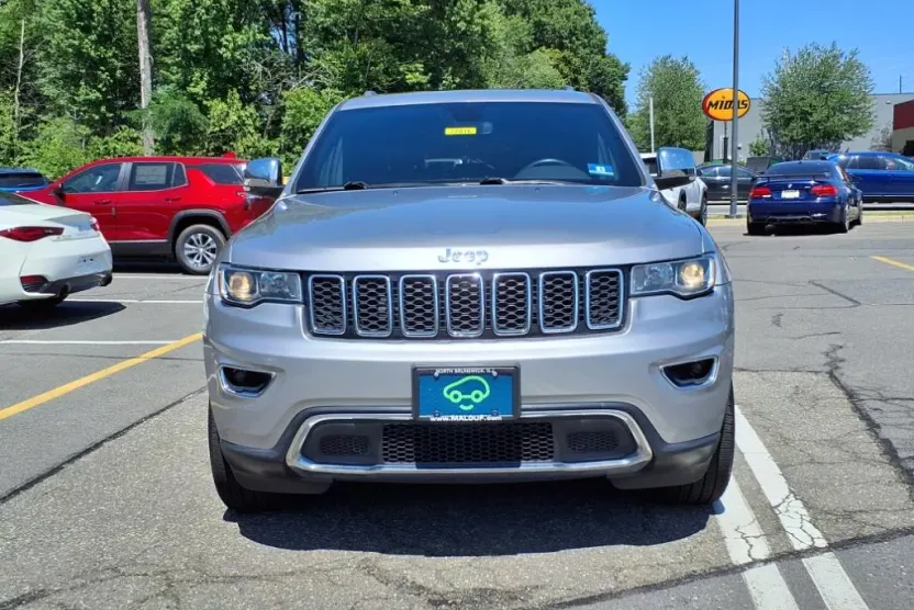 2020 Jeep Grand Cherokee Limited photo 1