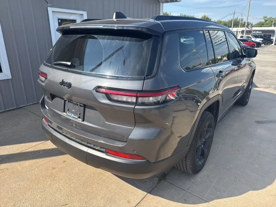 2025 Jeep Grand Cherokee Altitude photo 1