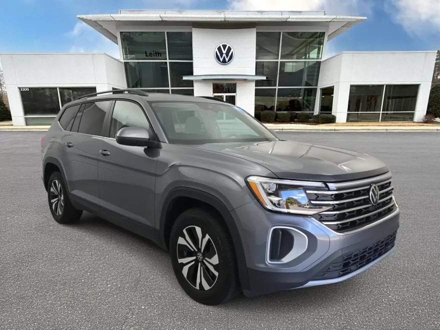 2024 Volkswagen Atlas SE photo 1