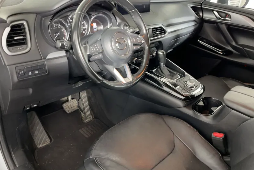 2023 Mazda CX-9 Touring photo 1