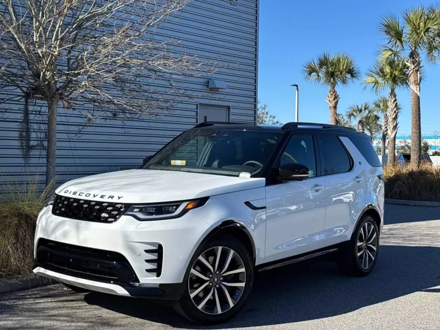 2025 Land Rover Discovery SE photo 1