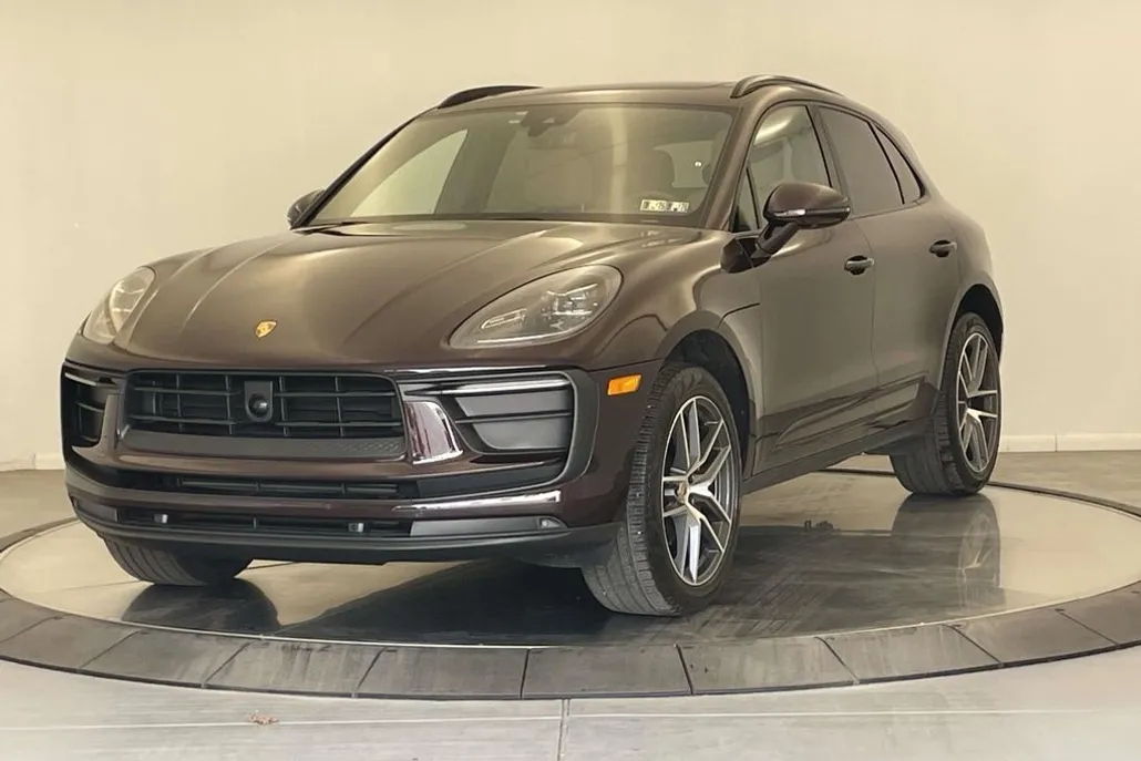 2024 Porsche Macan Base photo 1